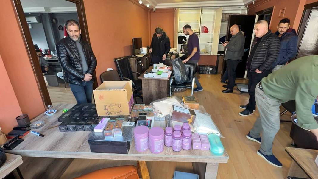 Kargo şubesini denetleyen zabıtayı şoke eden manzara! Polis intikal etti, savcılık devreye girdi 7